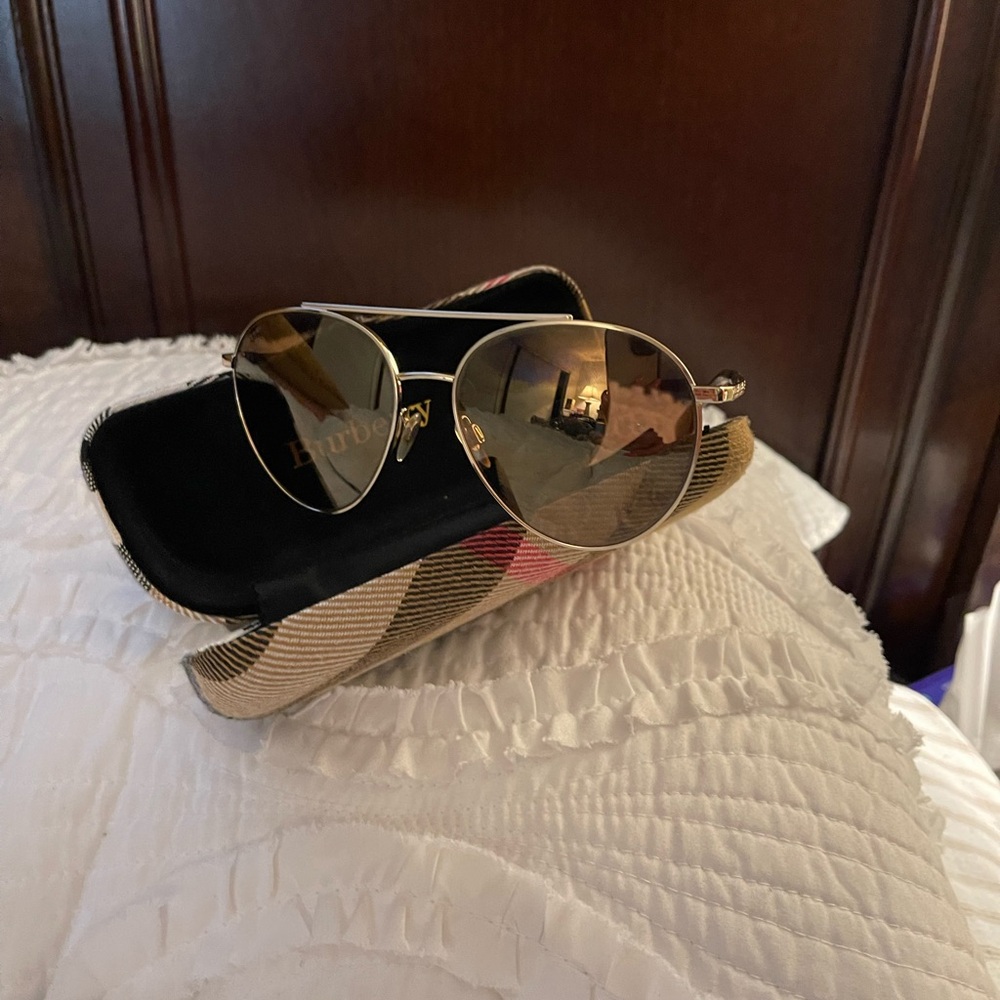 Burberry Sunglasses. Unisex!